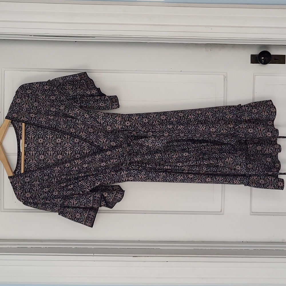 Women's max studio wrap dress with belt size XL